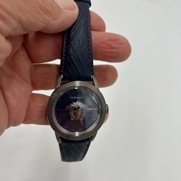 Men’s Versace Palazzo Empire blue/gray quartz 43 mm watch made in Italy - Picture 1 of 10